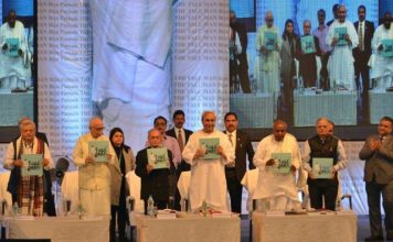 The Tall Man Brings Them All On One Stage
