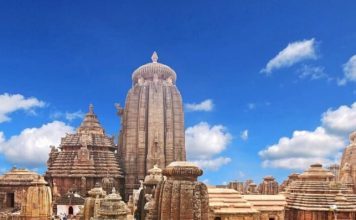 When Lightning Strikes Temples: The Wrath of the Gods or Sheer Human Idiocy